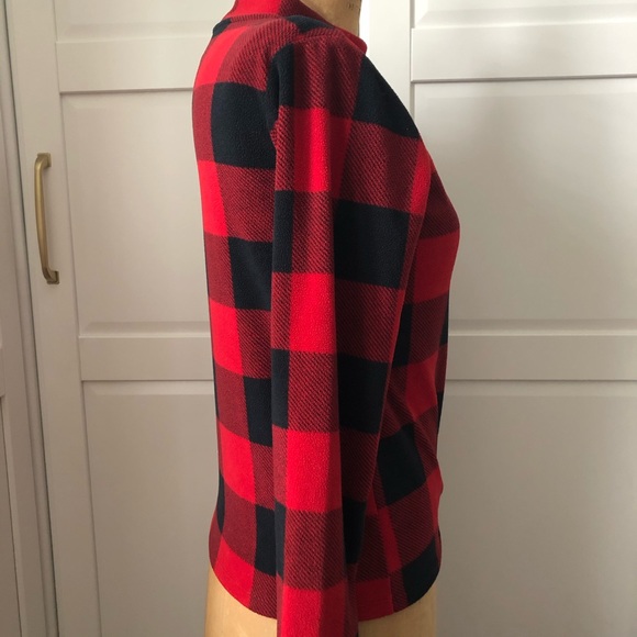 This is plaid cosy and fuzzy. - Picture 3 of 5